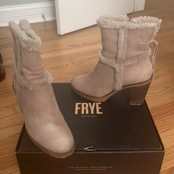 Boots - Picture 6 of 7